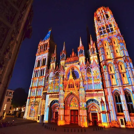 - - Centre Historique - Tout Confort - Internet Fibre Appartamento