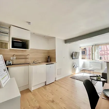 - - Centre Historique - Tout Confort - Internet Fibre *