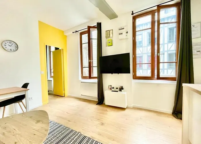 - - Centre Historique - Tout Confort - Internet Fibre Apartment
